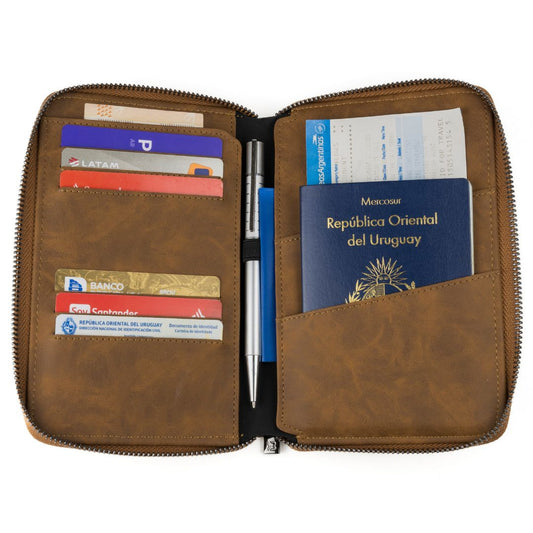 Porta Pasaporte - Light Brown
