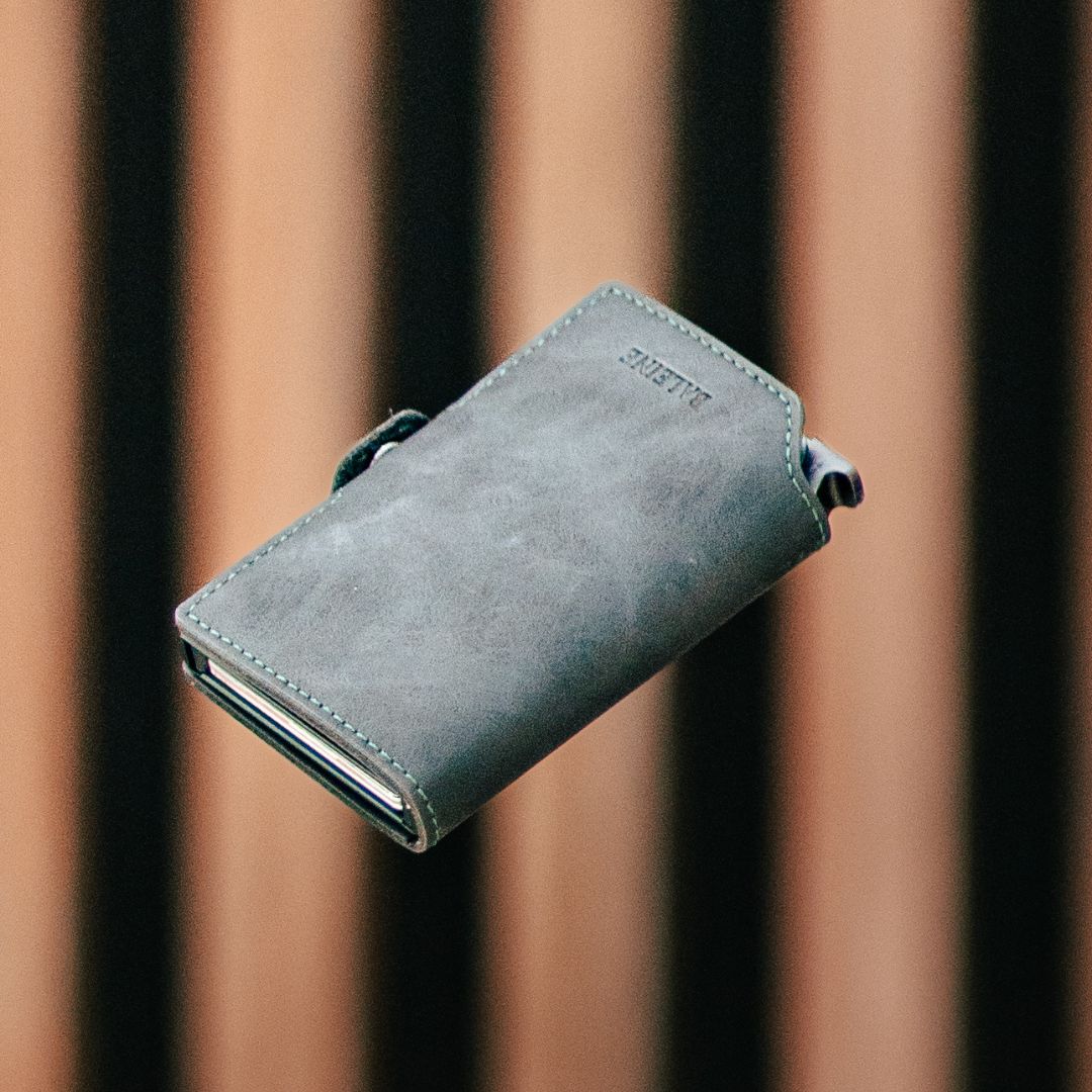 Kansas - Space Black