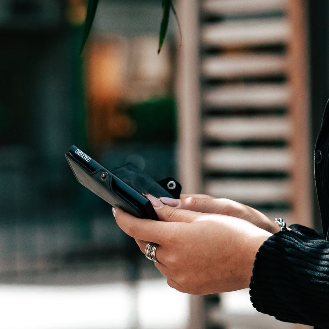 Kansas - Space Black