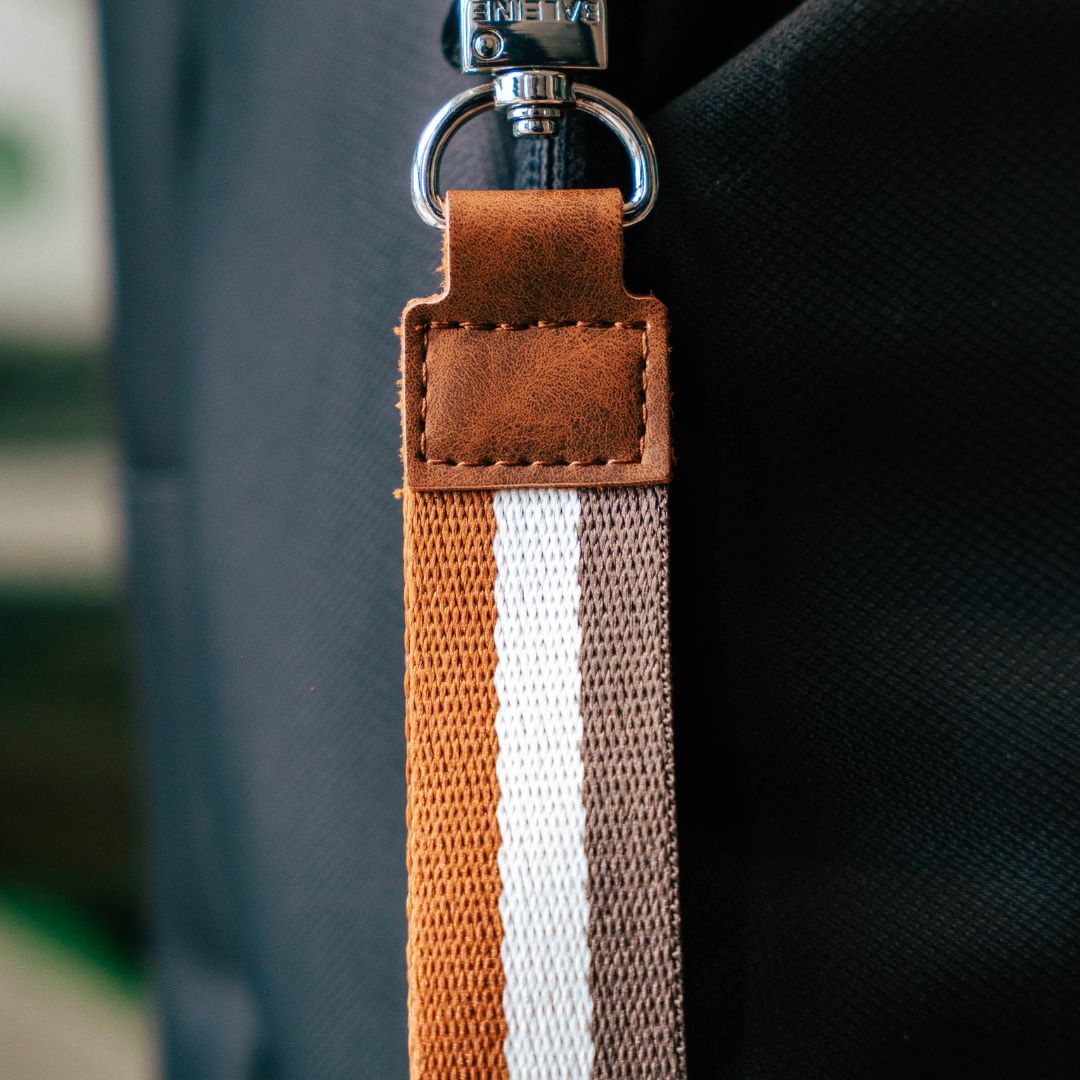 Llavero - Light Brown / White / Grey